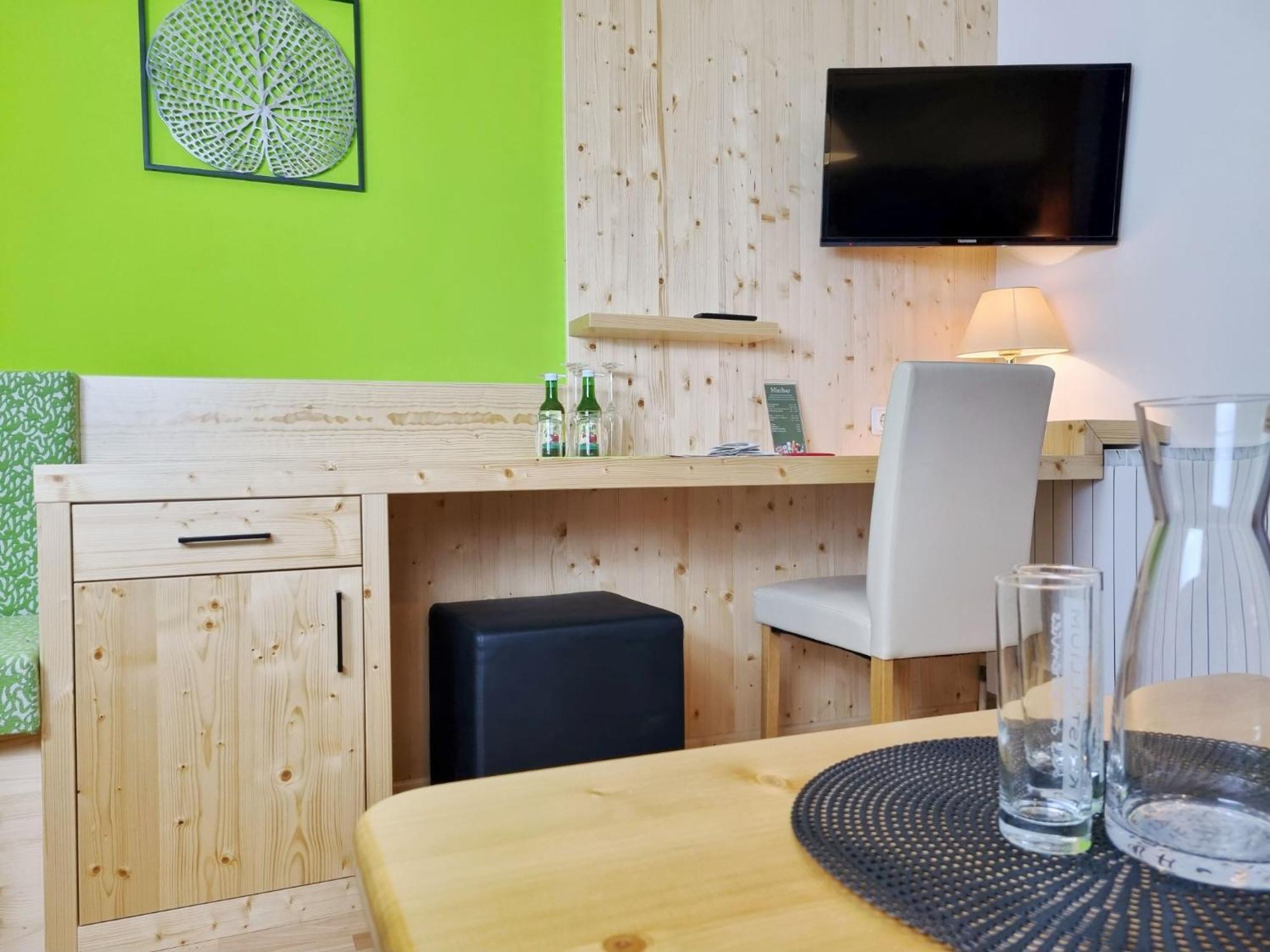 Cafe-Pension Kristall Hirschenwies ภายนอก รูปภาพ